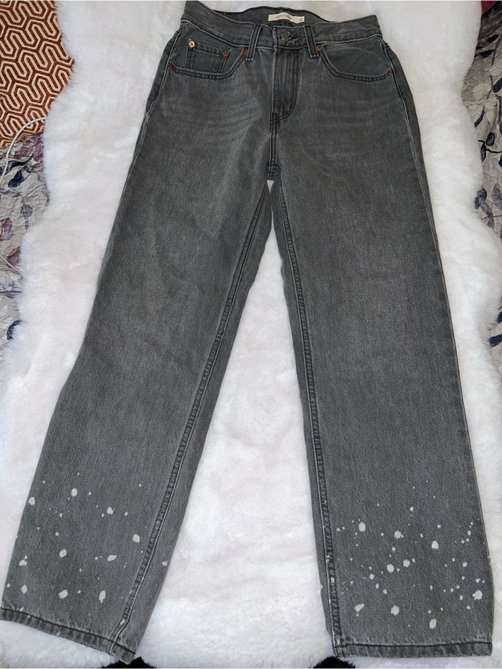 Levi’s low pro Straight Leg Jeans in Washed Black with Paint Accent